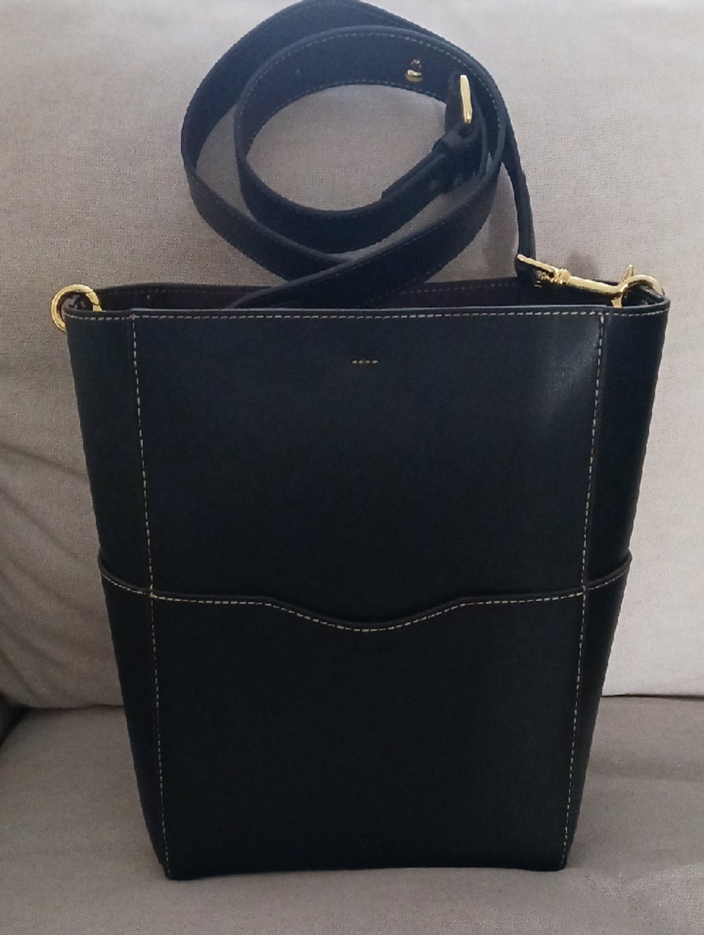 AALLYN Black LeatherJordan Bucket Bag with Interchangable Strap